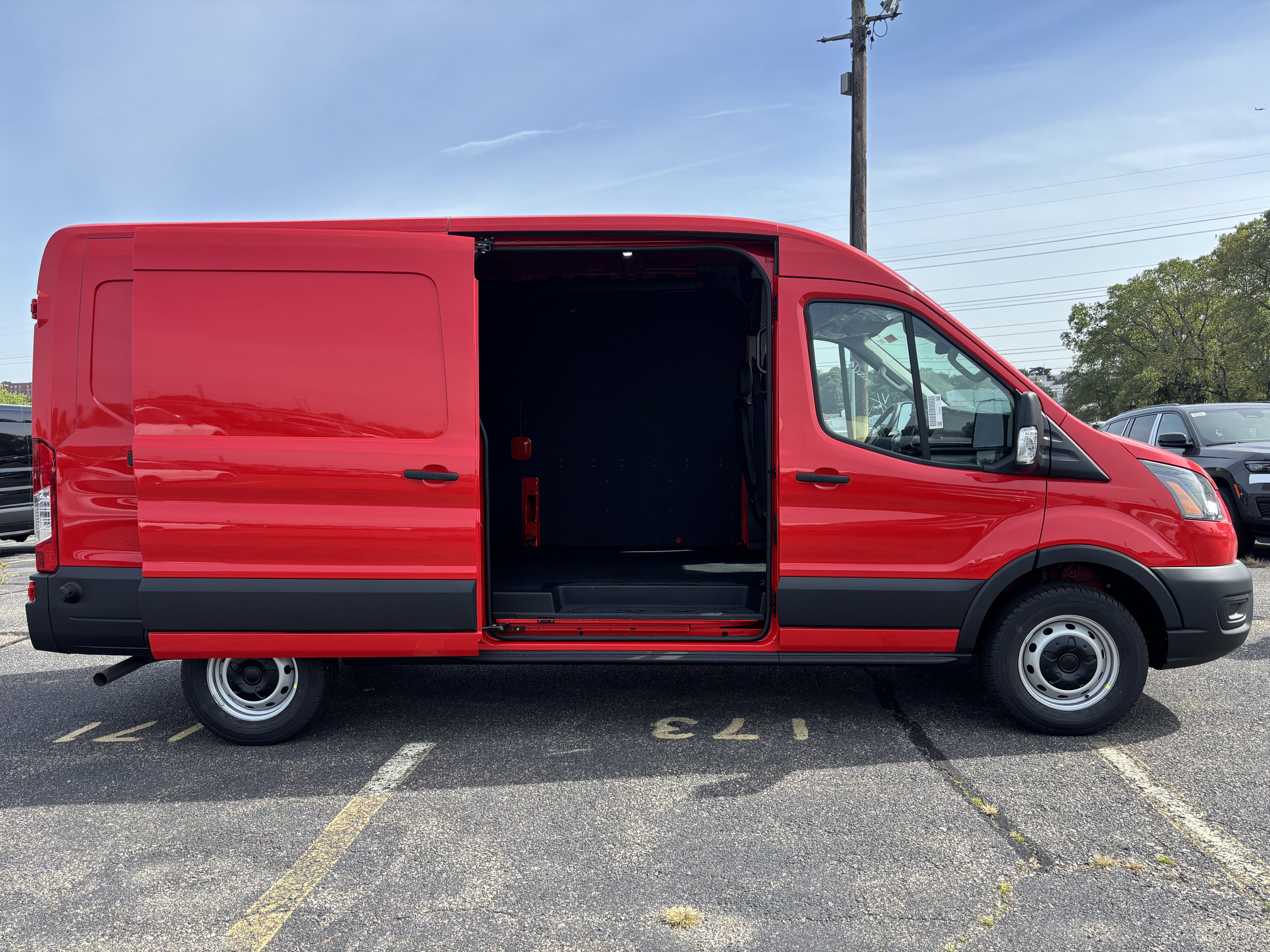 New 2025 Ford Transit 250 148 Medium Roof image 5