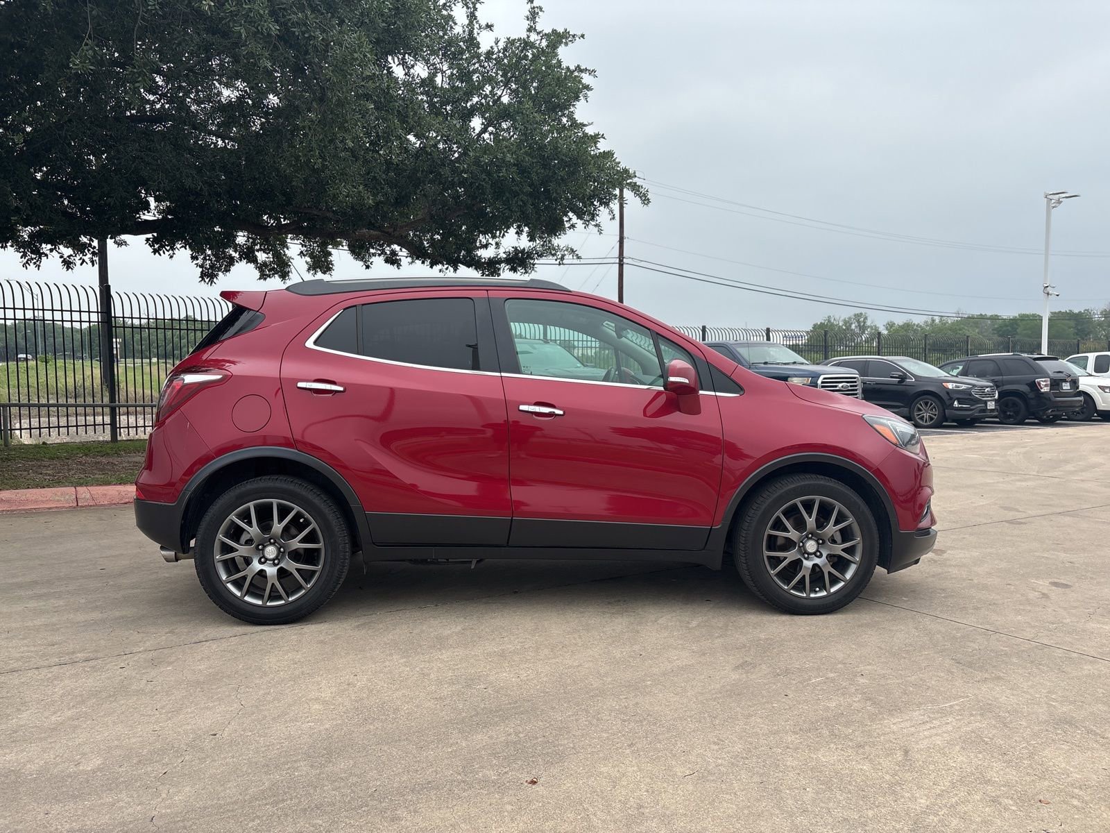 Used 2019 Buick Encore Sport Touring FWD image 2
