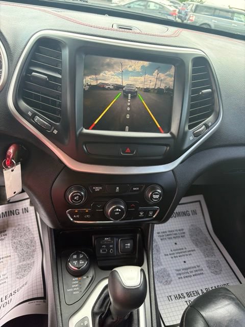 Used 2016 Jeep Cherokee Trailhawk AWD/4WD image 20