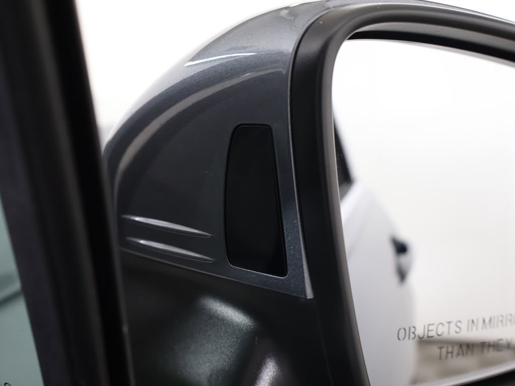 Used 2020 Volkswagen Tiguan SEL AWD/4WD image 41