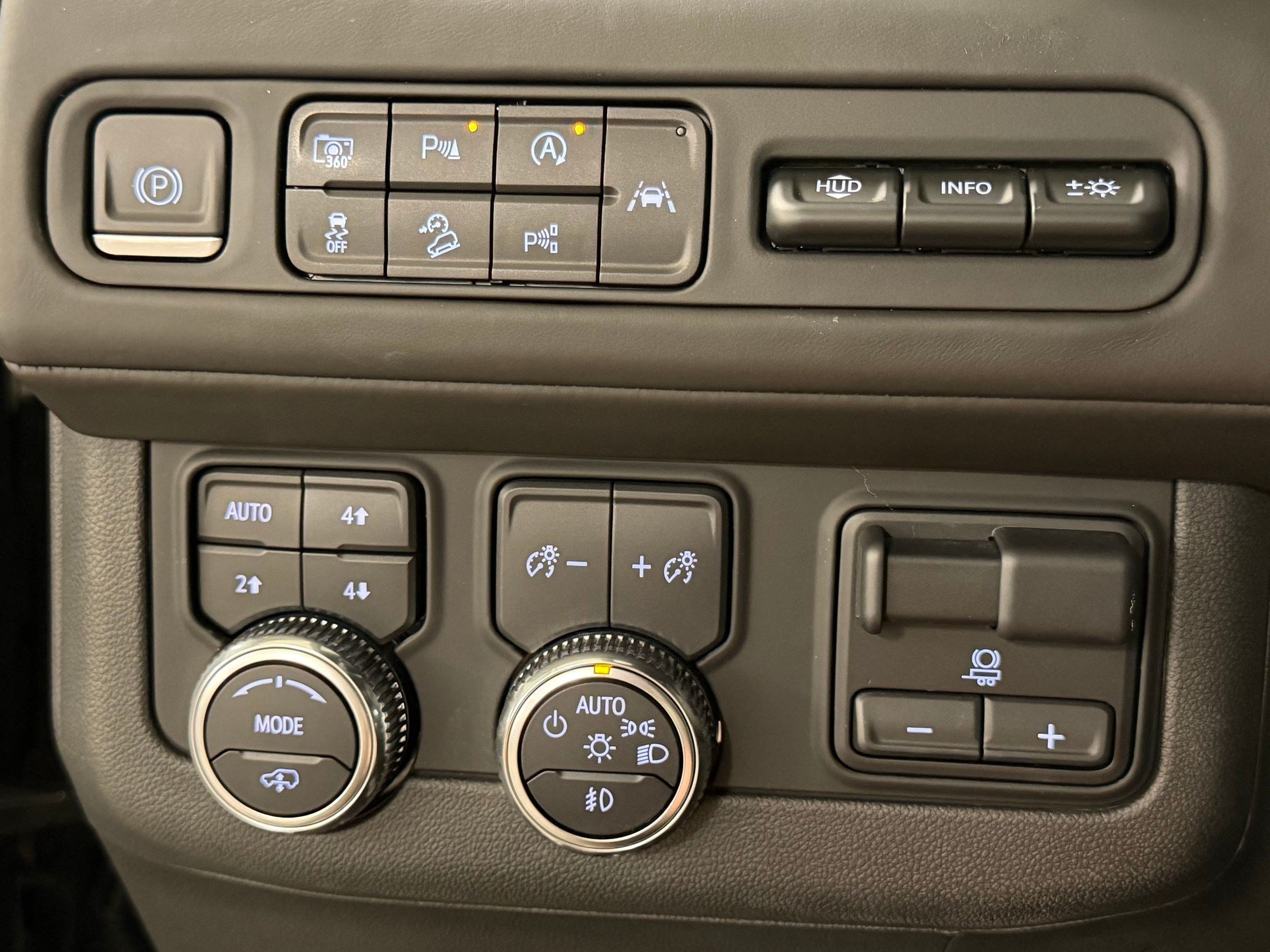 Used 2023 GMC Yukon Denali Ultimate AWD/4WD image 20