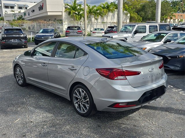Used 2020 Hyundai Elantra Limited image 4