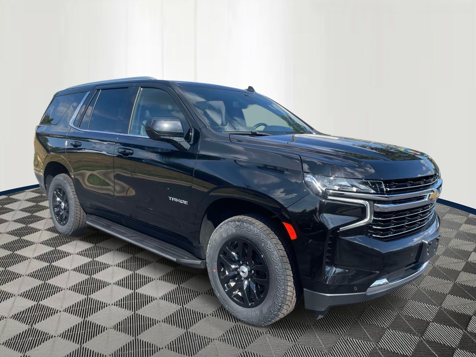 Used 2024 Chevrolet Tahoe LT AWD/4WD image 3