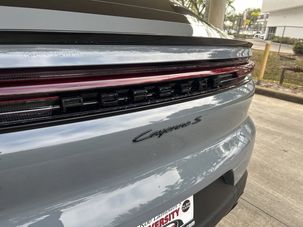 Used 2025 Porsche Cayenne S image 20