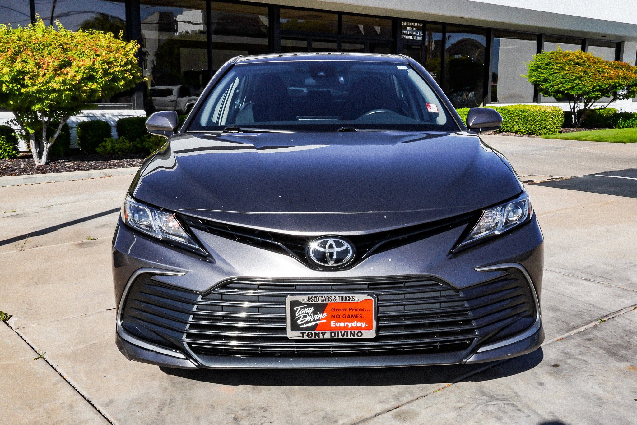 Used 2021 Toyota Camry LE FWD image 3