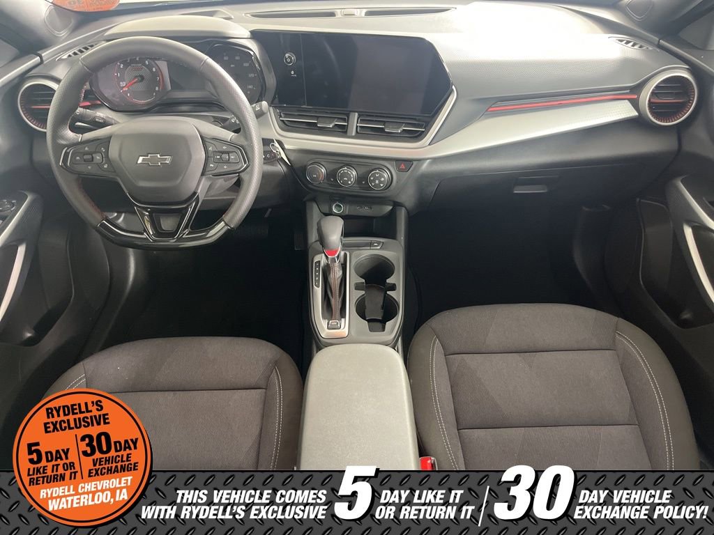 Certified 2025 Chevrolet Trax RS w/ Driver Confidence Package image 17