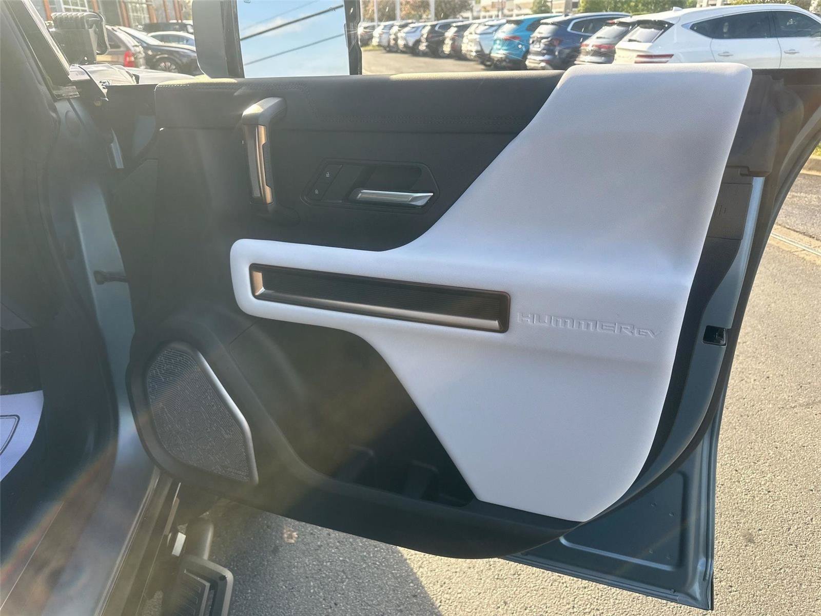 Used 2024 GMC Hummer EV 3X w/ Omega Edition AWD/4WD image 11