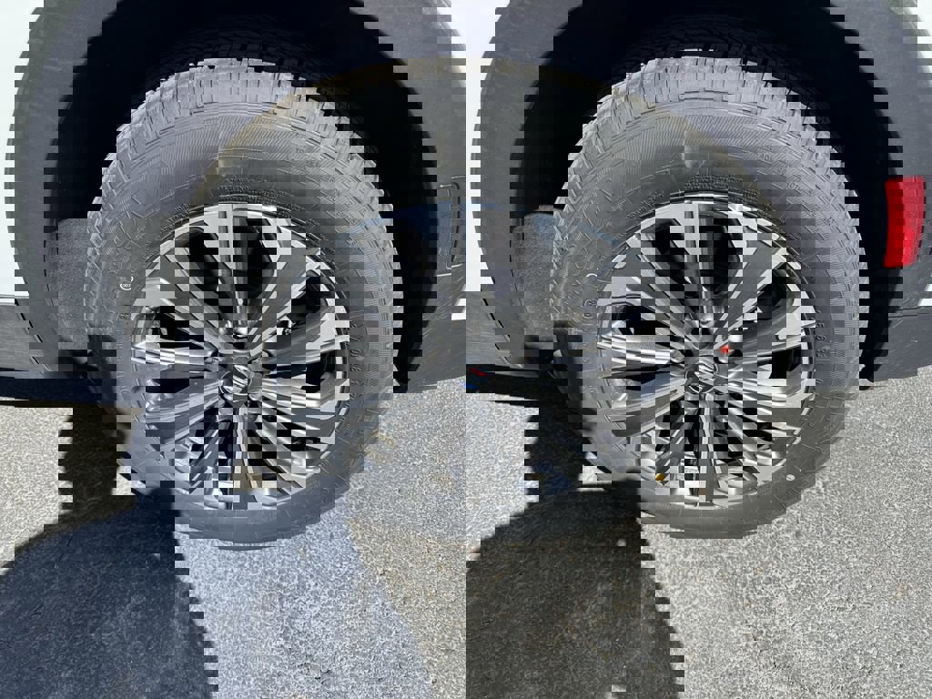 Used 2024 Buick Envision Preferred image 12