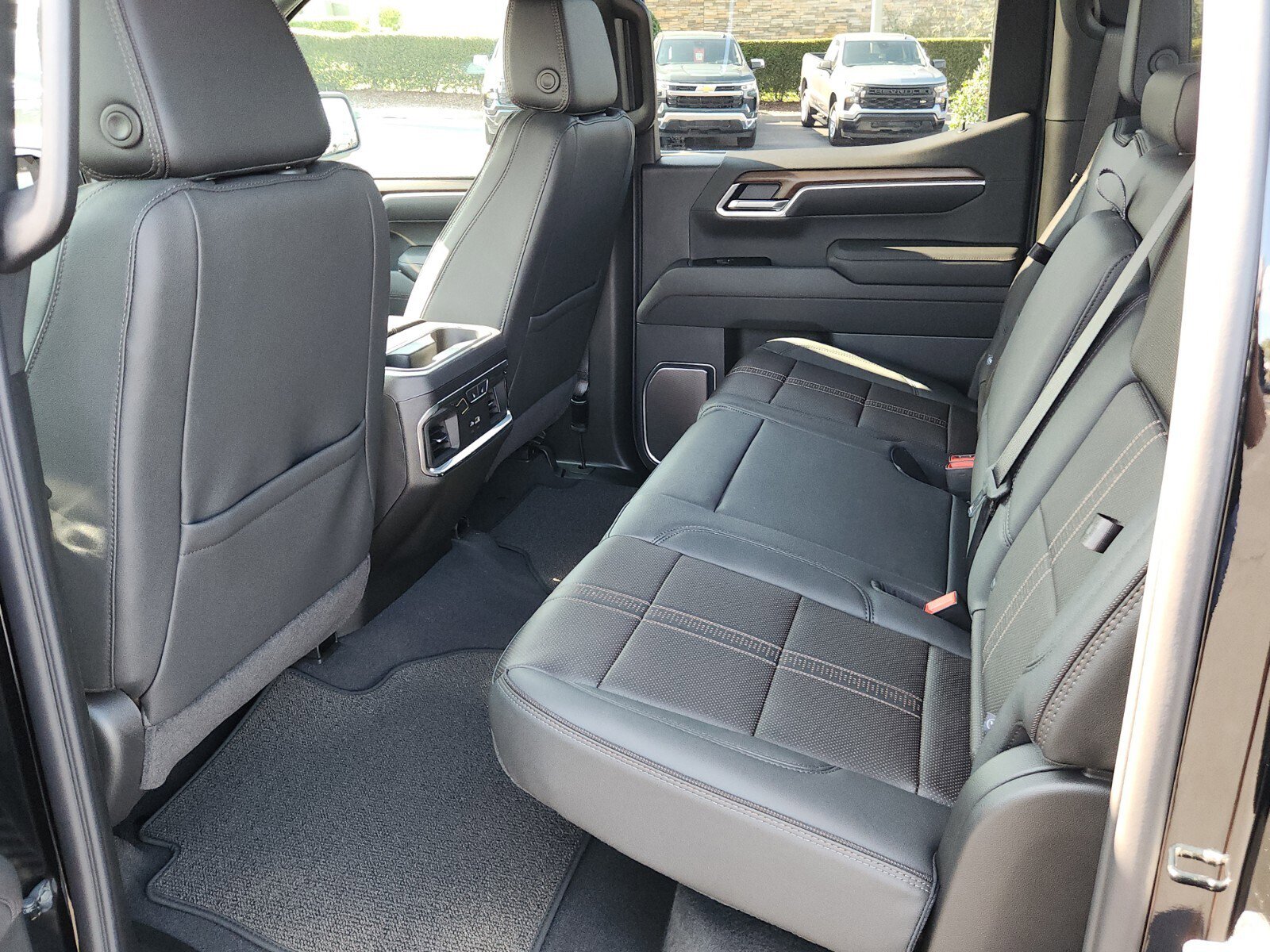 New 2026 Chevrolet Silverado 1500 High Country w/ Midnight Edition image 7