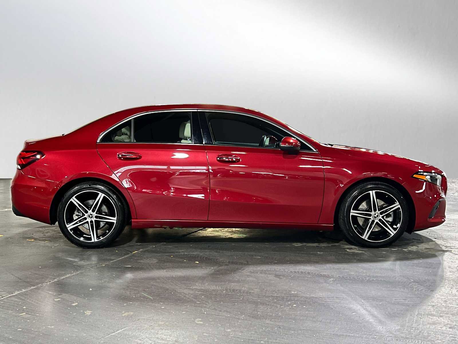 Used 2021 Mercedes-Benz A 220 4MATIC image 2