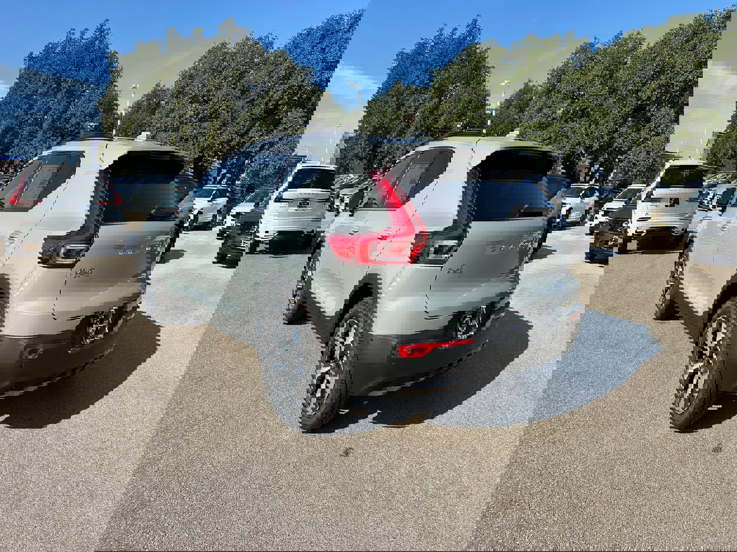 New 2026 Volvo XC40 B5 Plus w/ Protection Package Premier image 4