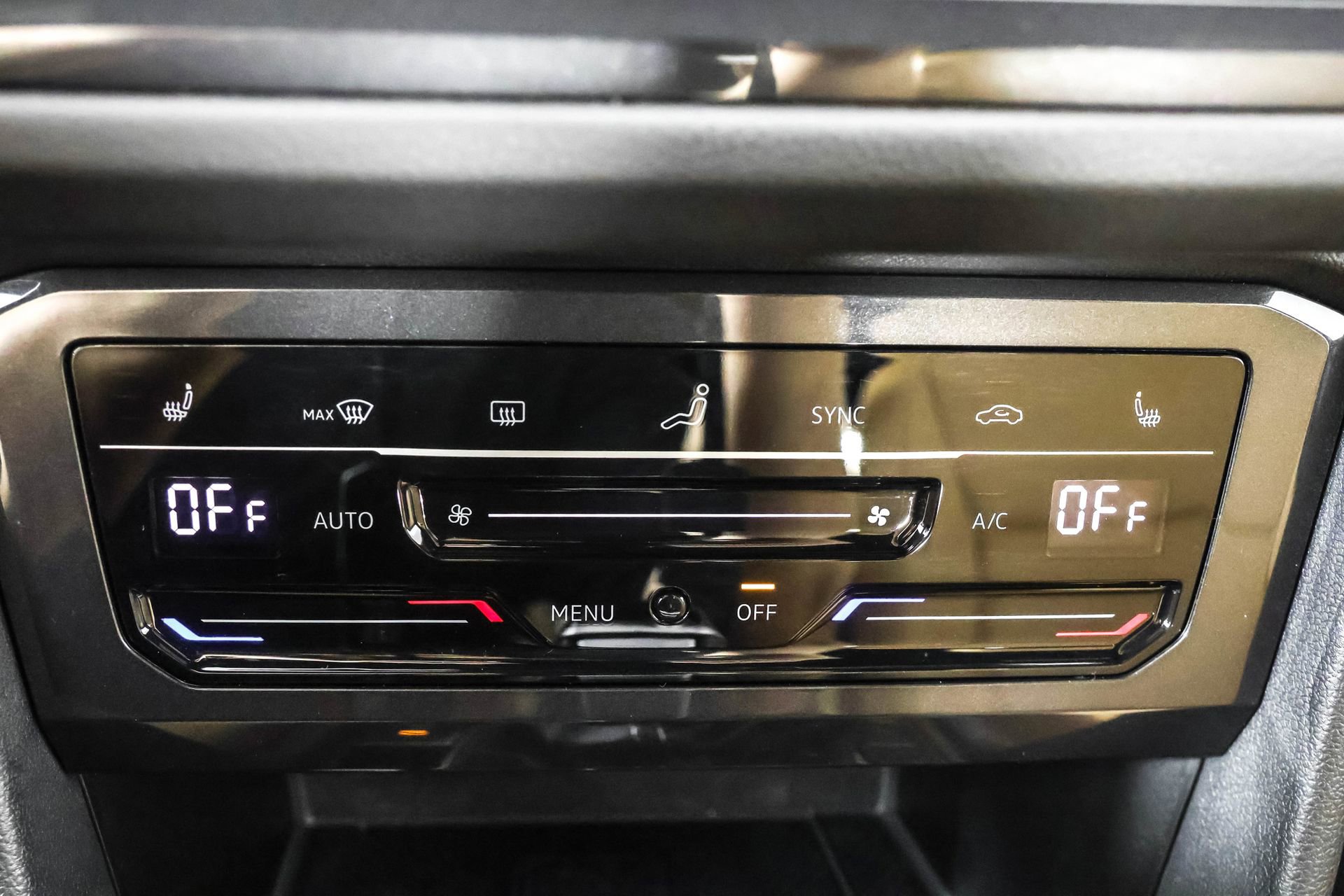 Used 2024 Volkswagen Tiguan SE image 29