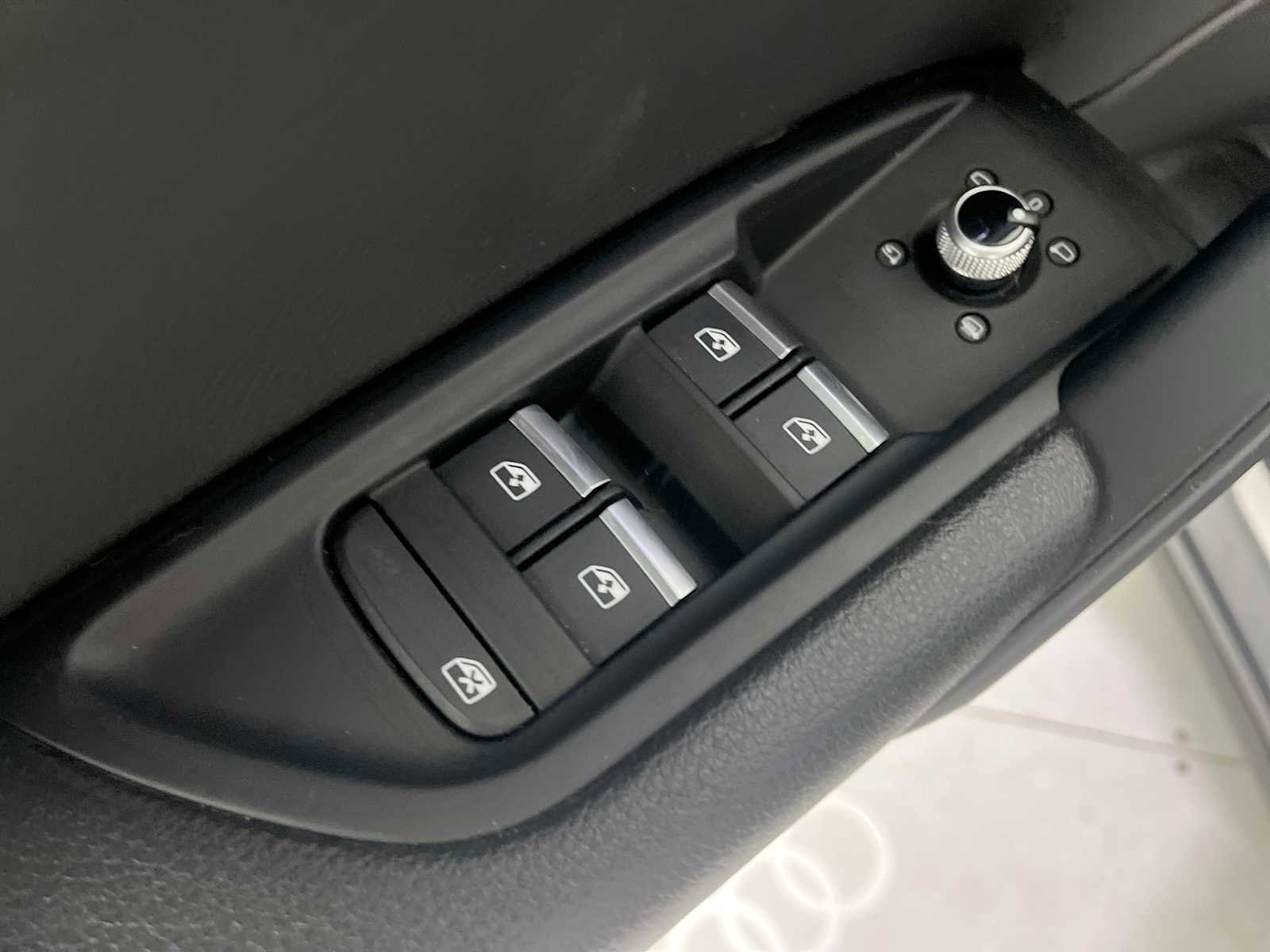 Used 2018 Audi Q5 2.0T Premium Plus w/ Premium Plus Package image 15