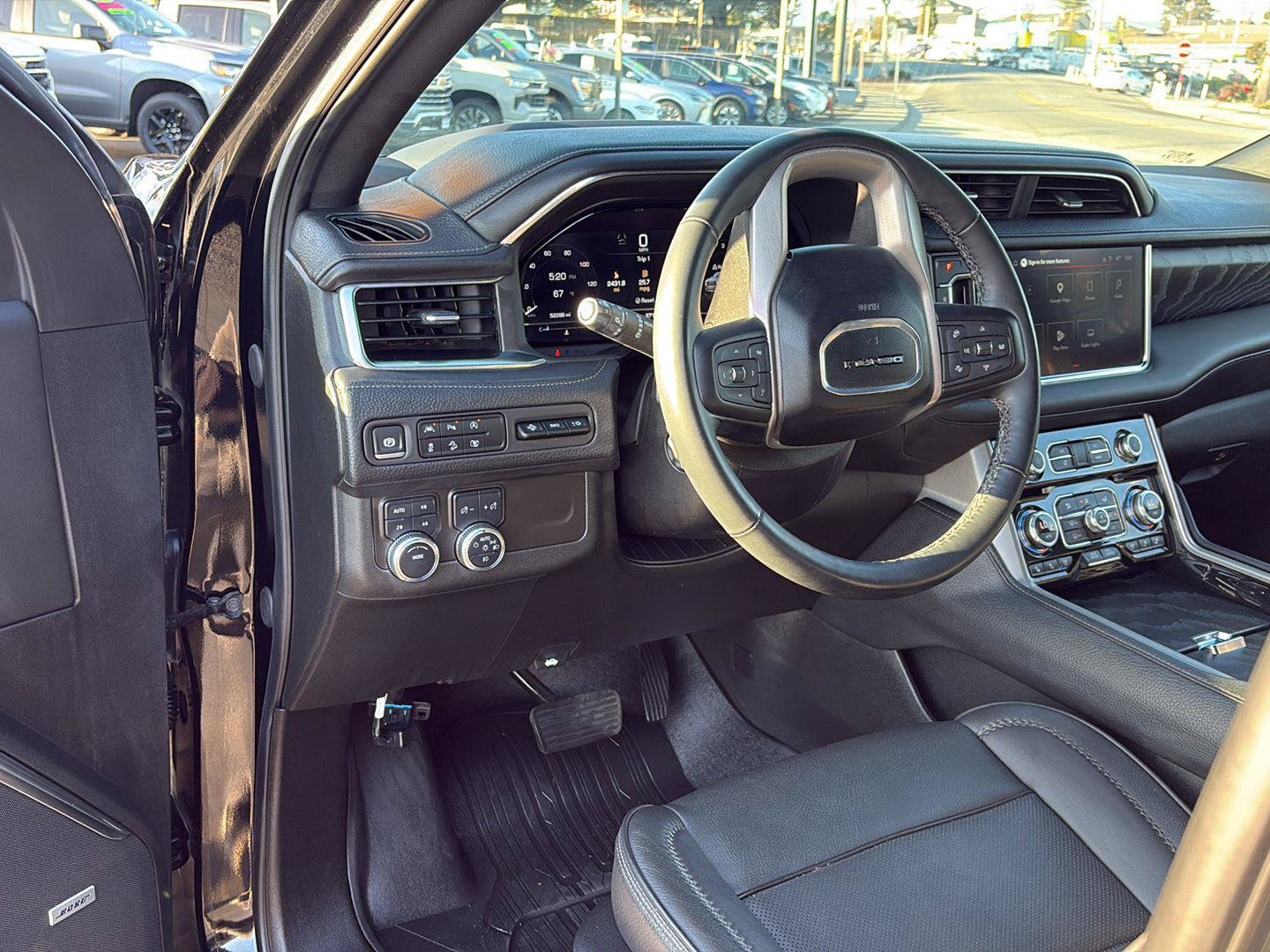 Used 2024 GMC Yukon Denali AWD/4WD image 11