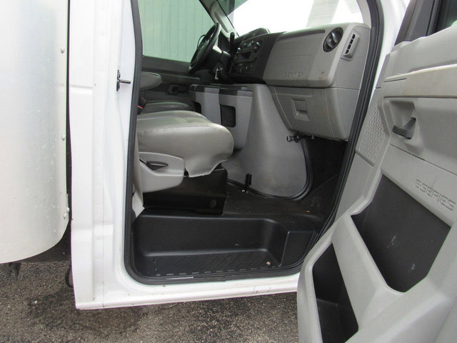 Used 2023 Ford E-450 and Econoline 450 Super Duty w/ Power Windows & Locks Group RWD image 13