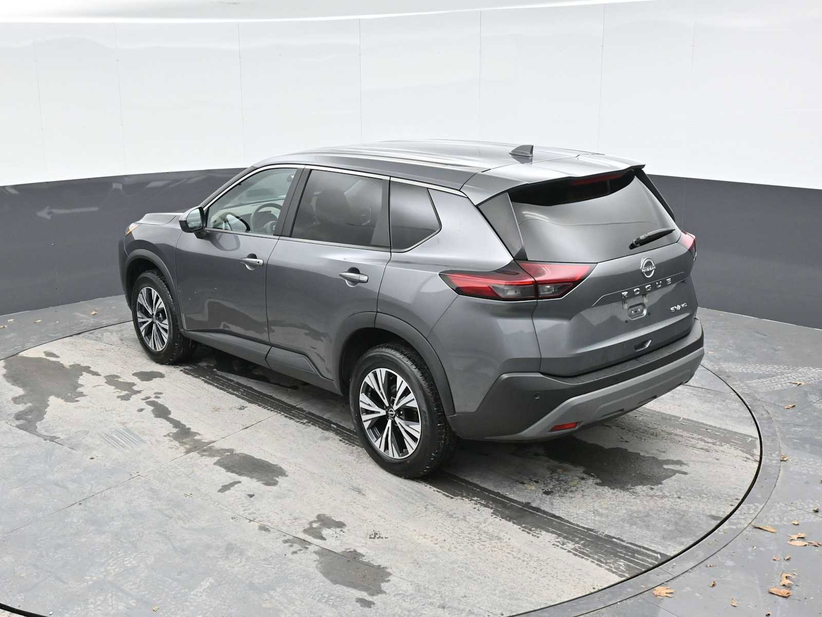 Used 2023 Nissan Rogue SV image 28