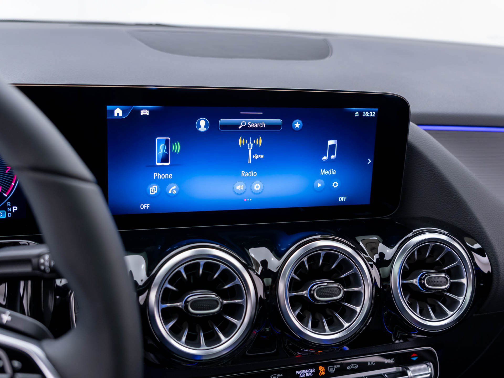 New 2026 Mercedes-Benz GLA 250 4MATIC image 25