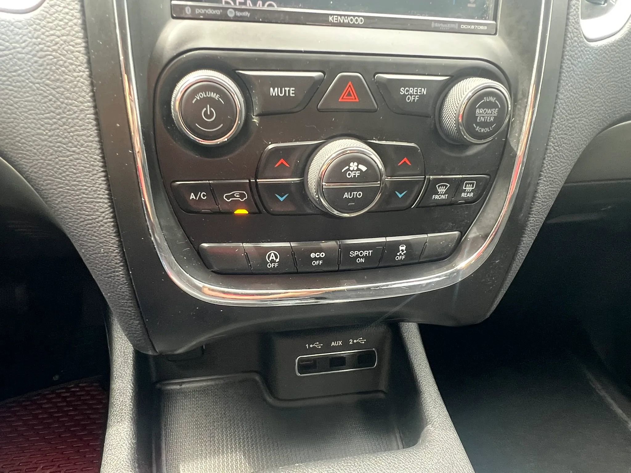 Used 2019 Dodge Durango SXT w/ 3rd Row Seating Group AWD/4WD image 23