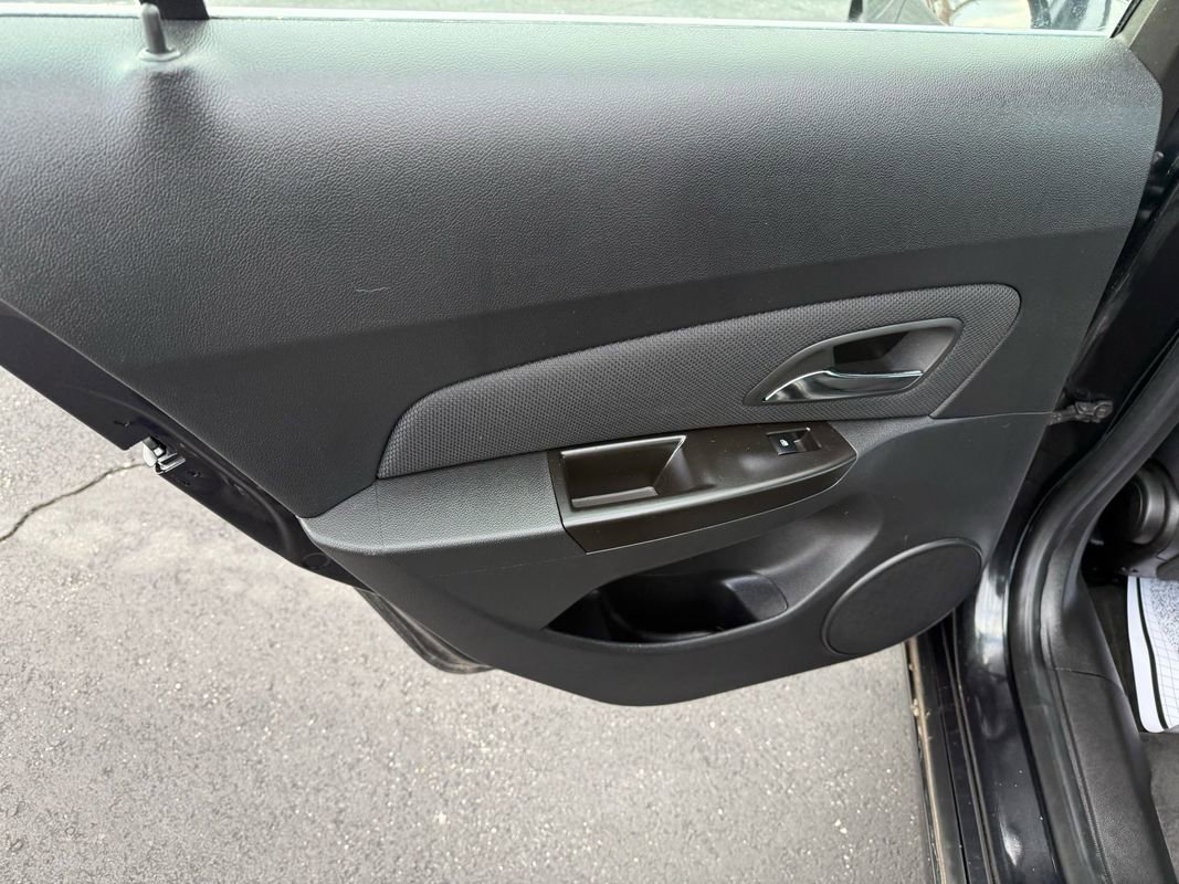 Used 2012 Chevrolet Cruze LT image 10