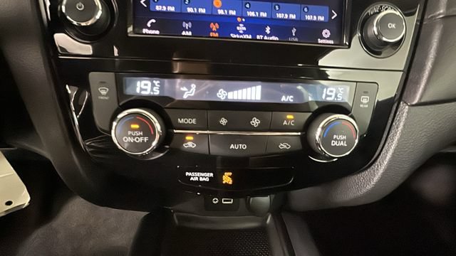 Used 2020 Nissan Rogue S FWD image 21