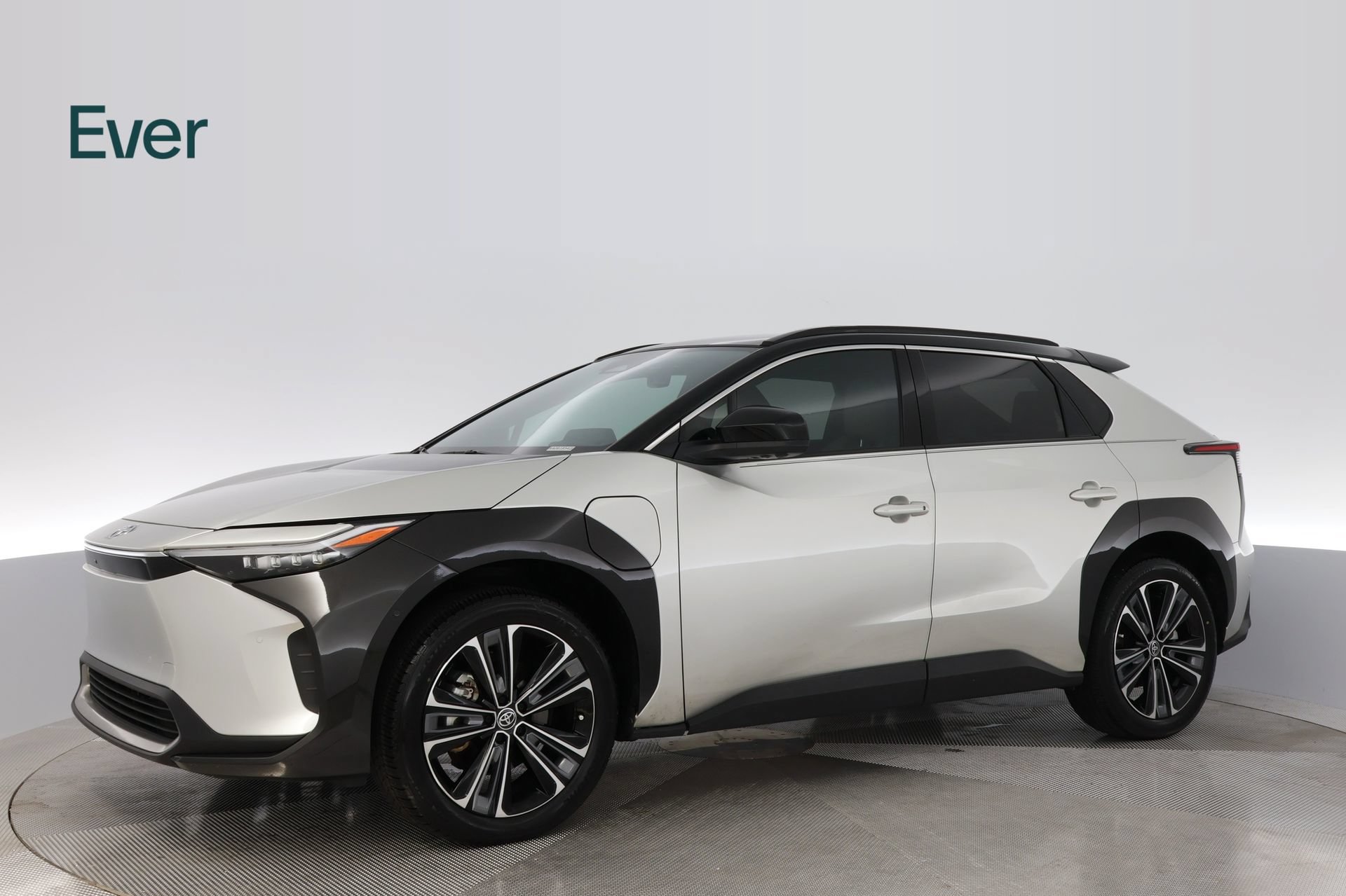Used 2024 Toyota bZ4X AWD w/ Weather Package image 18