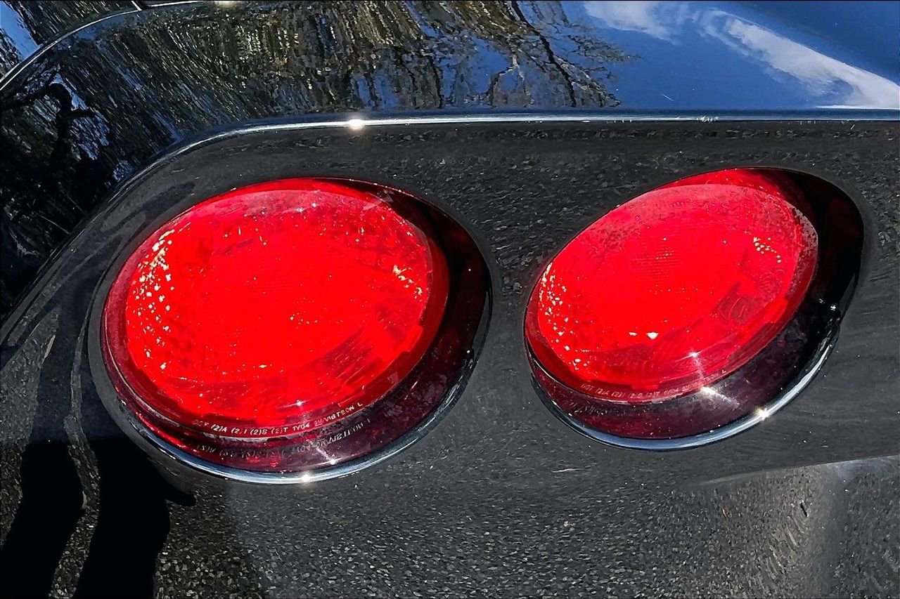 Used 2007 Chevrolet Corvette Convertible w/ Preferred Equipment Group image 18