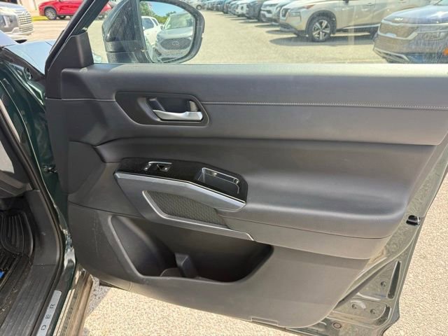 Used 2023 Nissan Pathfinder SL AWD/4WD image 13