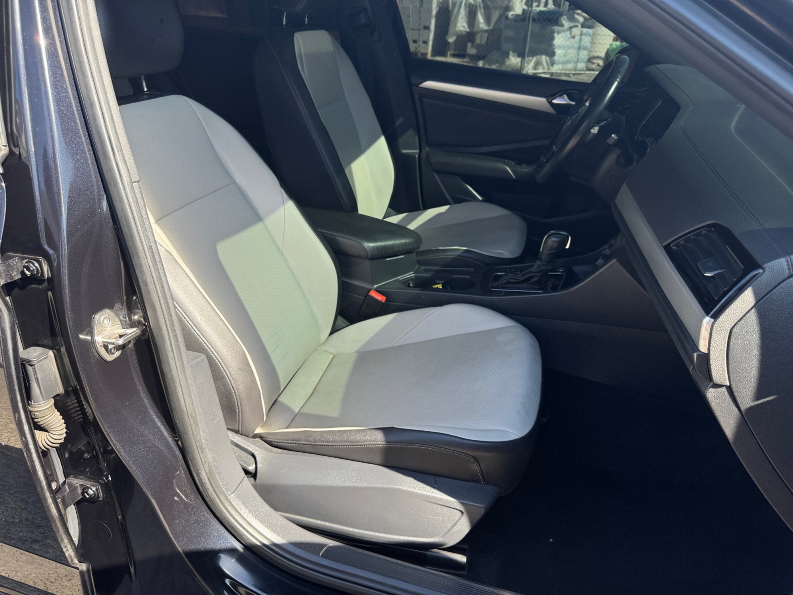 Used 2020 Volkswagen Jetta R-Line FWD image 32