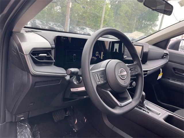 Used 2025 Nissan Kicks S image 8