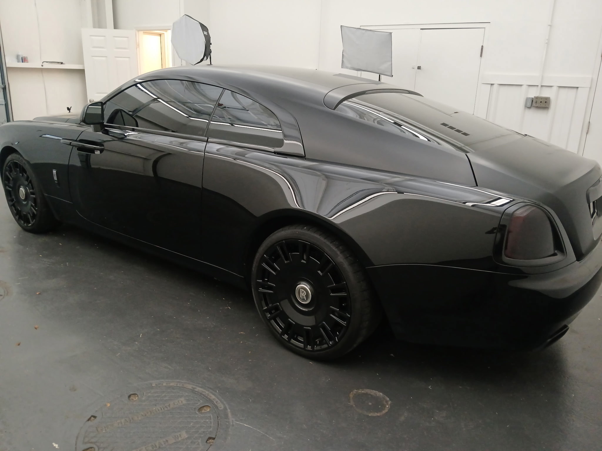 Used 2018 Rolls-Royce Wraith RWD image 4
