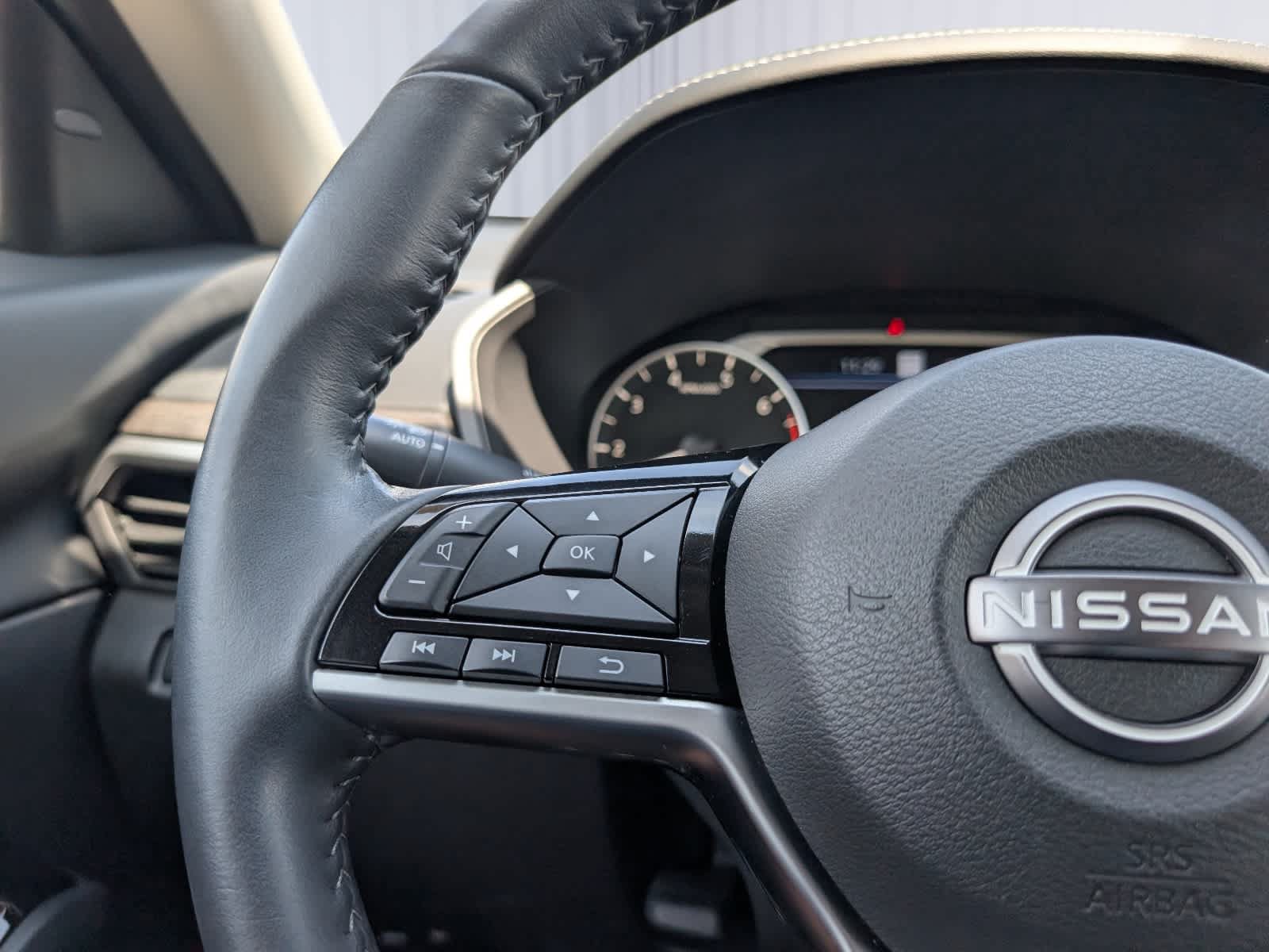 Used 2023 Nissan Altima 2.5 SV w/ SV Premium Package FWD image 23
