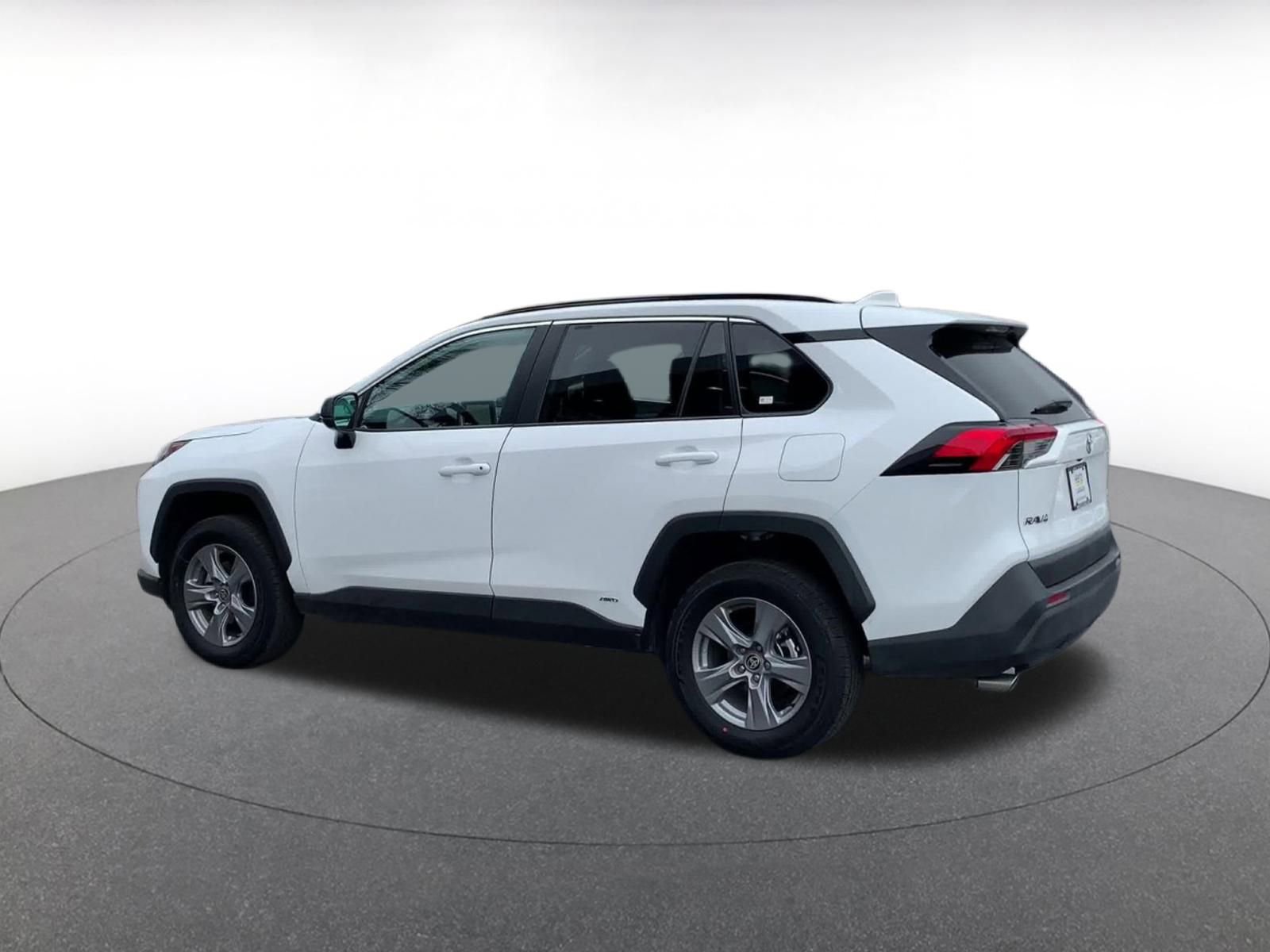 Used 2025 Toyota RAV4 LE image 10