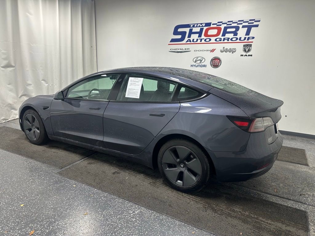 Used 2023 Tesla Model 3 Standard Range image 4