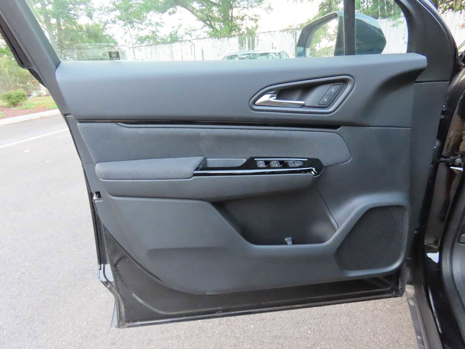 New 2025 Honda Prologue EX image 15