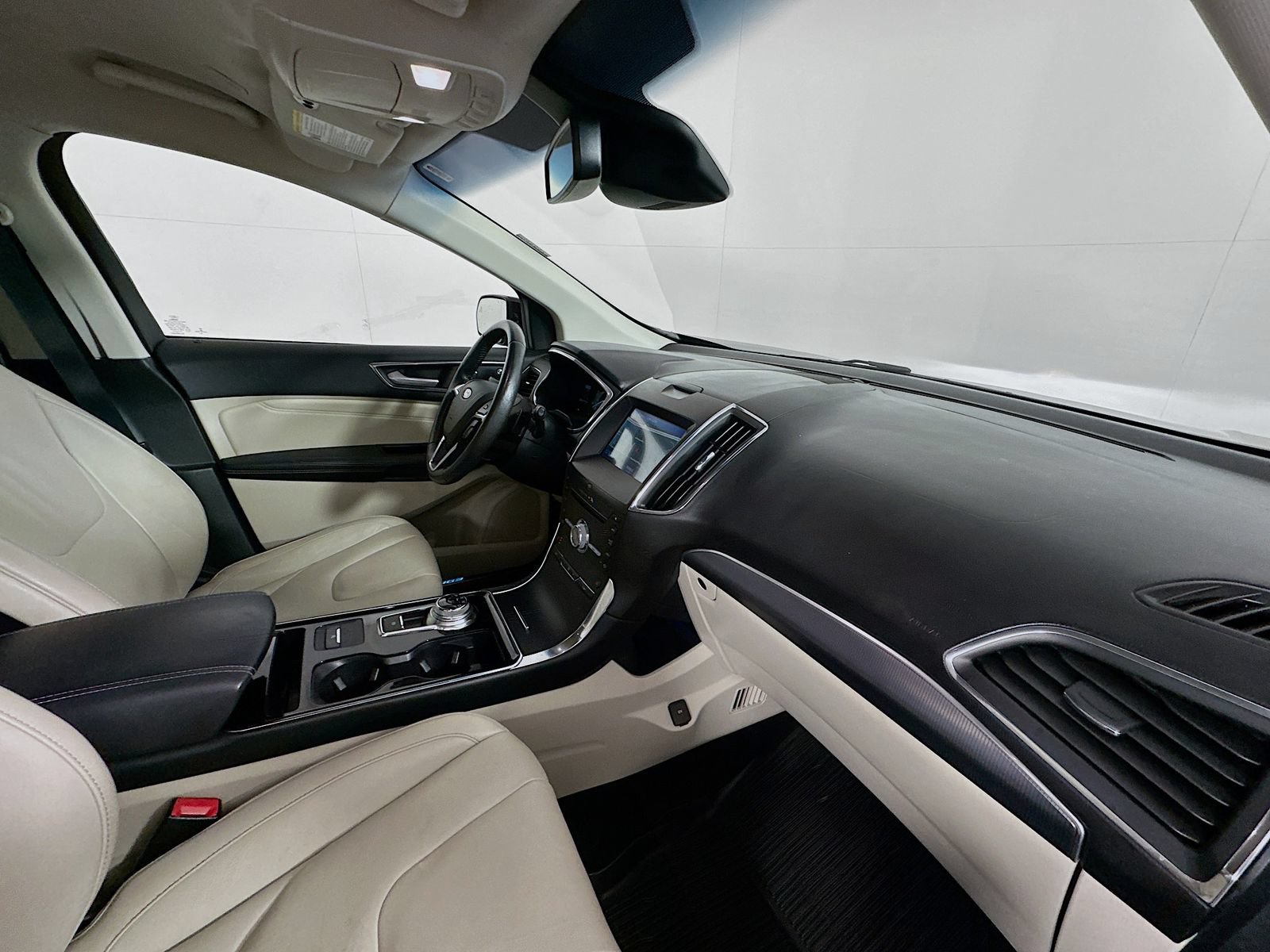 Used 2019 Ford Edge Titanium w/ Cold Weather Package AWD/4WD image 28