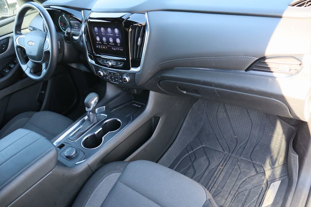 Used 2022 Chevrolet Traverse LT w/ LPO, Floor Liner Package image 30