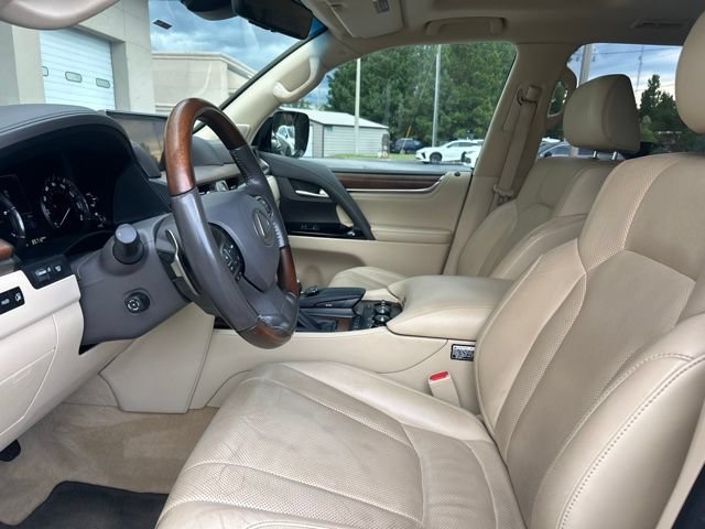 Used 2019 Lexus LX 570 4WD image 9