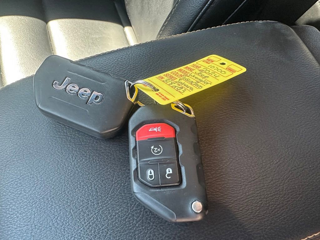 Used 2024 Jeep Wrangler Sahara w/ Technology Group image 8