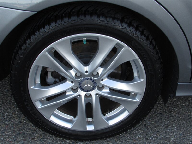 Used 2012 Mercedes-Benz C 250 Sedan image 32