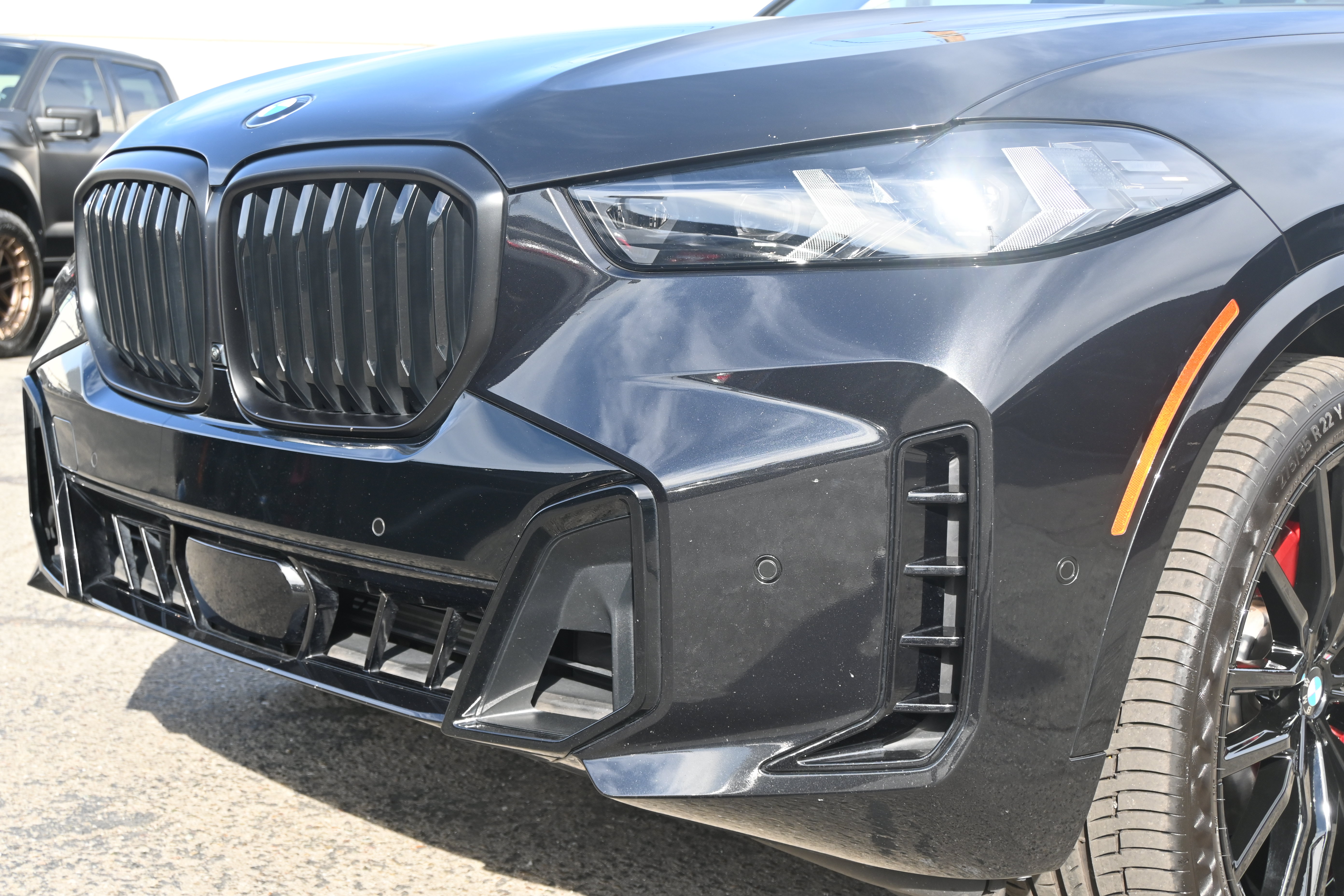 Used 2024 BMW X5 xDrive40i w/ M Sport Package AWD/4WD image 18