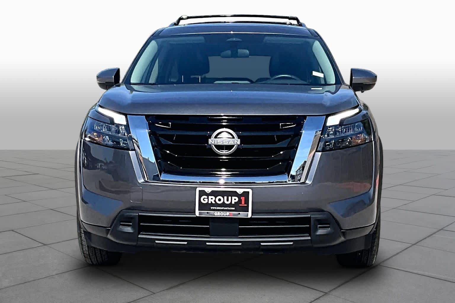 Certified 2025 Nissan Pathfinder SV w/ SV Premium Package FWD image 4