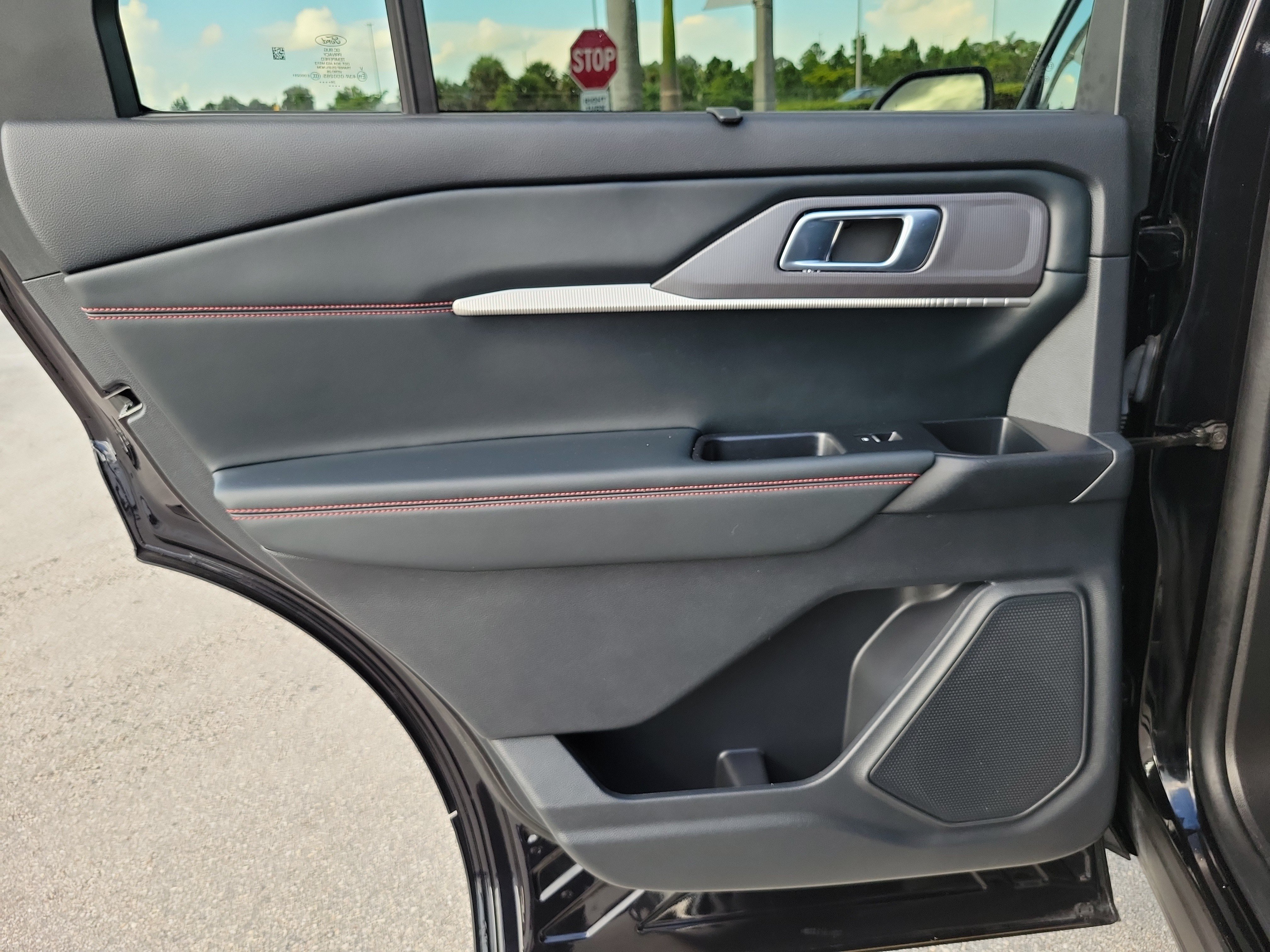 Used 2025 Ford Explorer ST-Line w/ Premium Package RWD image 24