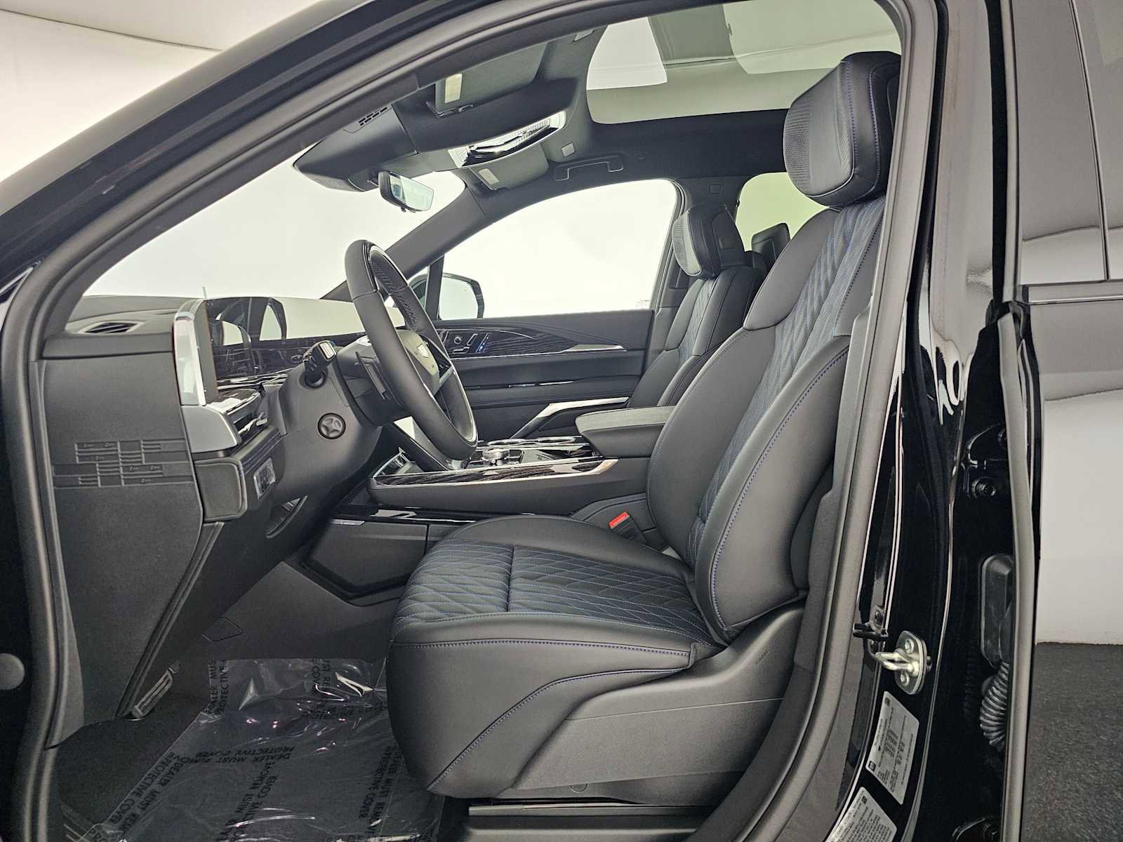 New 2026 Cadillac Escalade IQL Luxury w/ LPO, Radiant Package AWD/4WD image 25