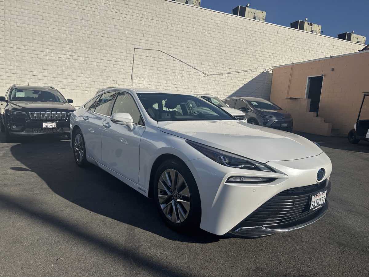 Used 2022 Toyota Mirai w/ Advanced Technology Package RWD image 7