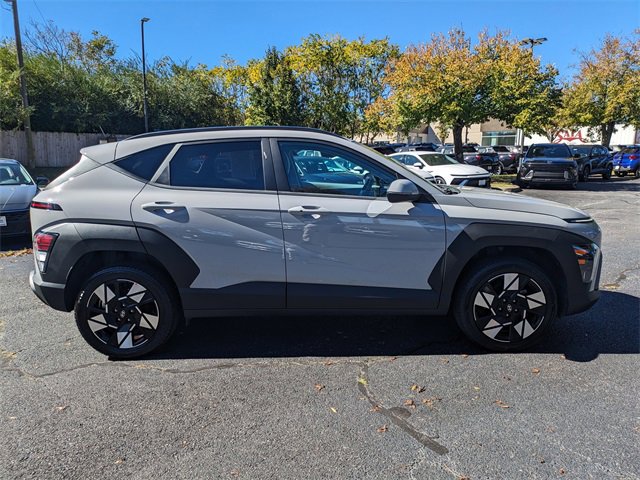 Used 2024 Hyundai Kona SEL image 3
