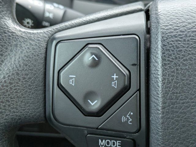 Used 2017 Toyota Tacoma SR image 19