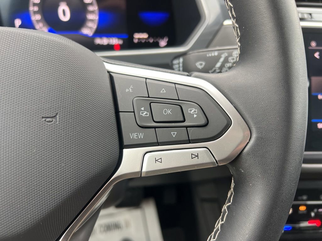 Used 2022 Volkswagen Tiguan SE image 17