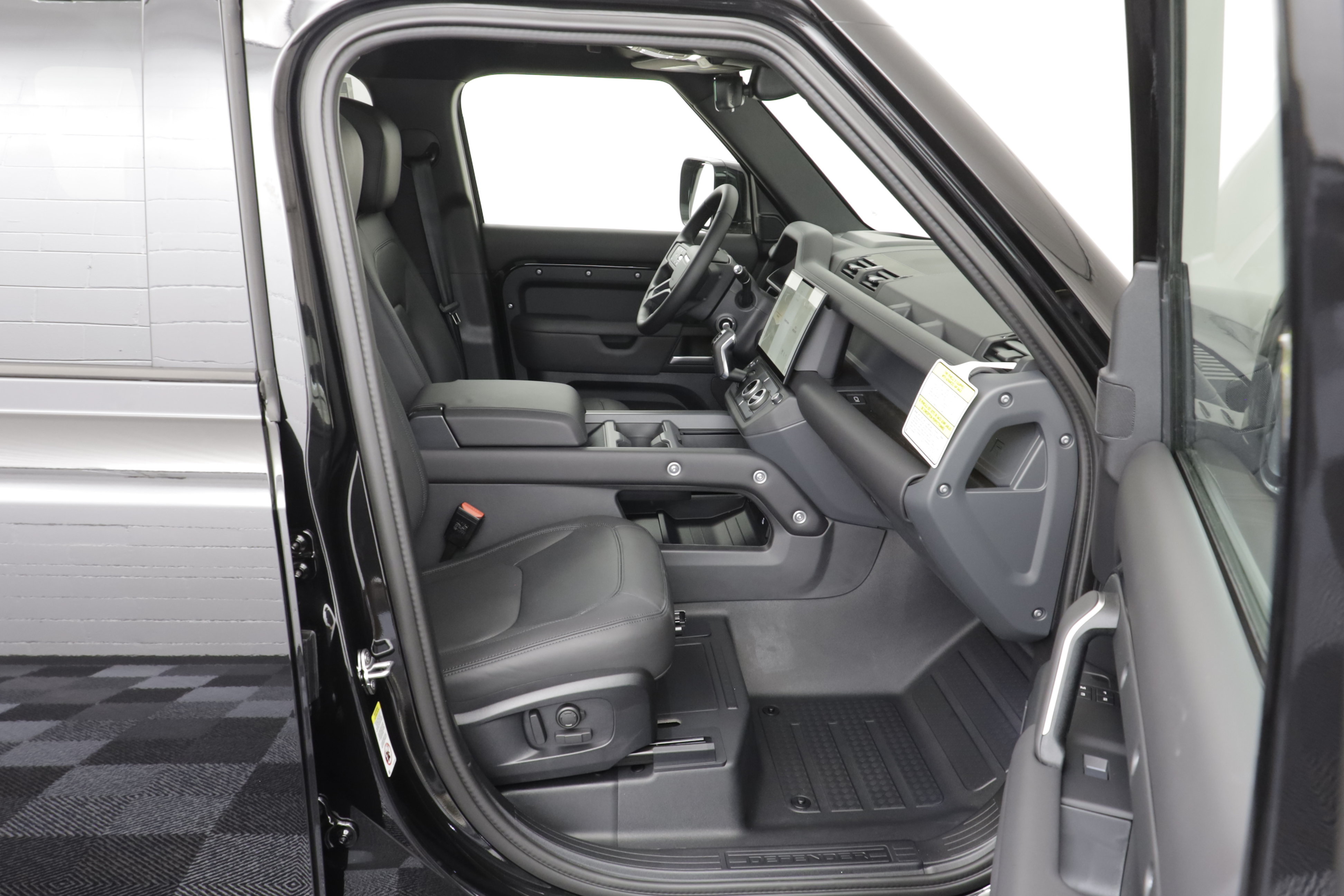 New 2026 Land Rover Defender 110 X-Dynamic SE AWD/4WD image 21