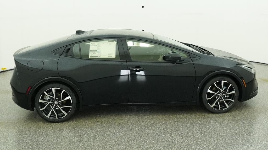 New 2026 Toyota Prius Plug-In Hybrid FWD image 11