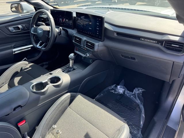 Used 2025 Ford Mustang EcoBoost image 5